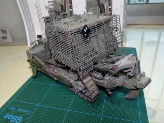 1/35 美国 D9R 装甲推土机 格栅装甲型