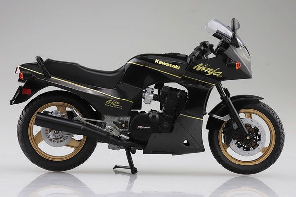 1/12 完成品摩托车 川崎 GPZ900R 黑/金