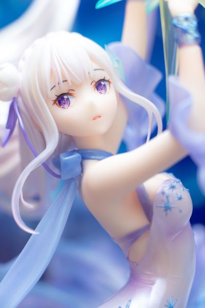 水晶礼服 艾米利亚