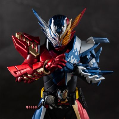 S.H.Figuarts 剧场版 假面骑士创骑 合而为一  假面骑士创骑 克罗兹创骑形态