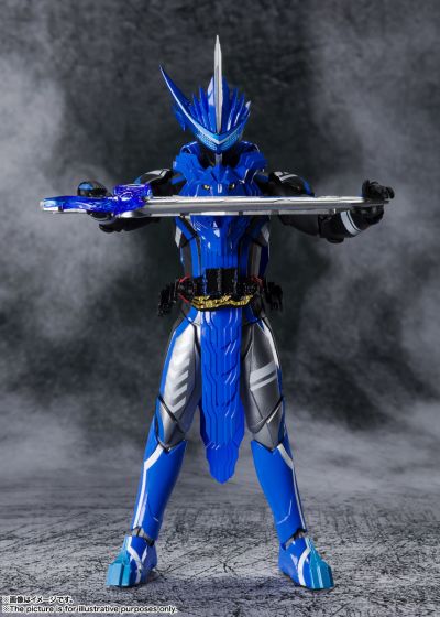 S.H.Figuarts 假面骑士圣刃 假面骑士剑锋 雄狮战记