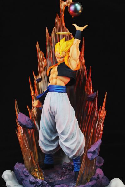 FiguartsZERO [超激战]  龙珠Z 复活！悟空与贝吉塔的合体  超级赛亚人悟吉塔