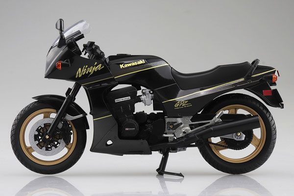 1/12 完成品摩托车 川崎 GPZ900R 黑/金