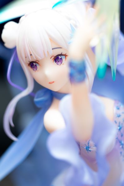 水晶礼服 艾米利亚