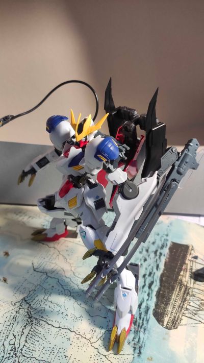 HG 1/144 巴巴托斯高达天狼座帝王形态