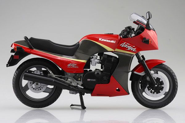 1/12 完成品摩托车 川崎 GPZ900R 红/灰