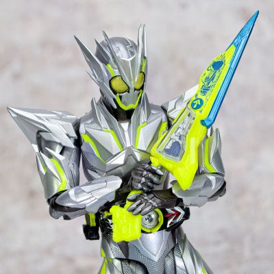 S.H.Figuarts  假面骑士零一 金属簇飞蝗