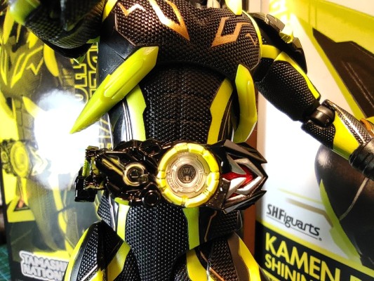 S.H.Figuarts 假面骑士零一 假面骑士零一 闪耀飞蝗