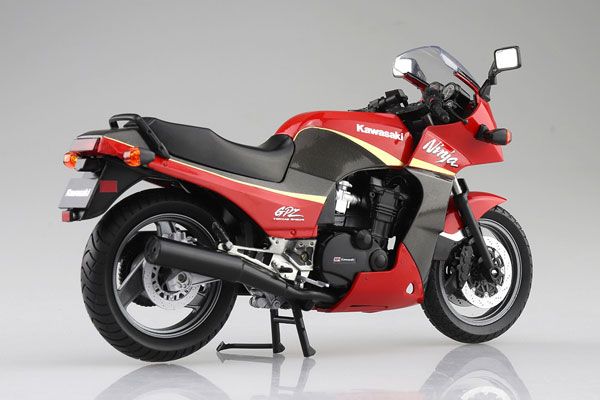 1/12 完成品摩托车 川崎 GPZ900R 红/灰