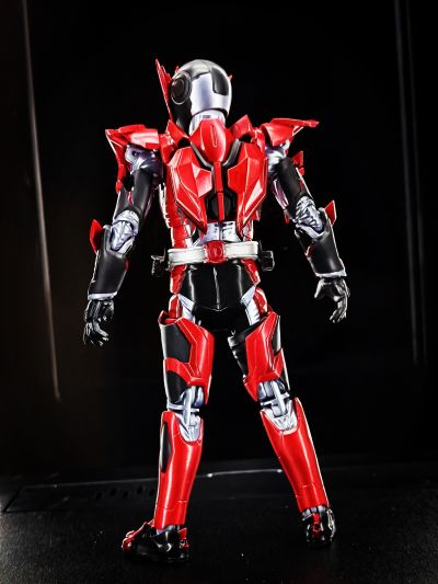 S.H.Figuarts 假面骑士零一 假面骑士迅 激燃雄鹰