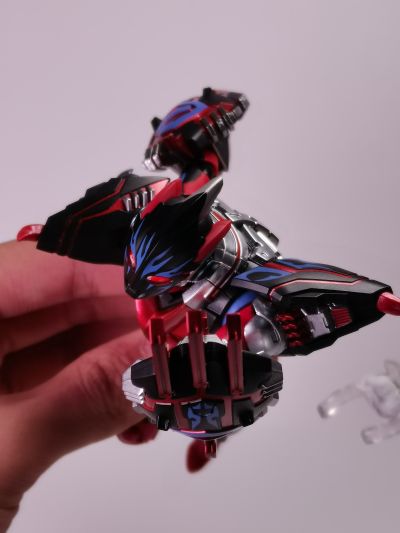 S.H.Figuarts 奥特银河格斗 新生代英雄 黑暗艾克斯奥特曼+黑暗哥莫拉装甲