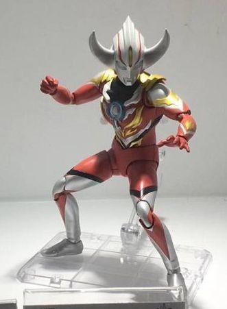 S.H.Figuarts 欧布奥特曼 欧布奥特曼 暴炎形态