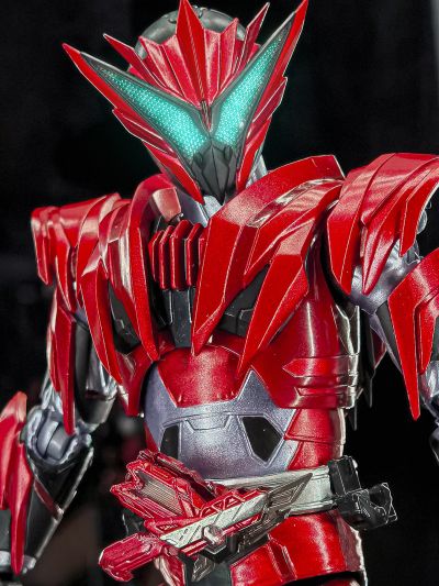 S.H.Figuarts 假面骑士零一 假面骑士迅 激燃雄鹰