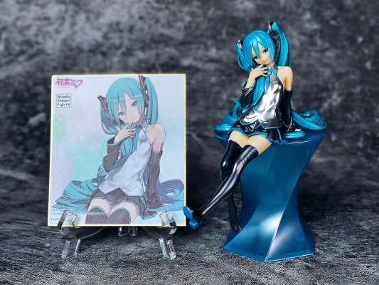 初音未来 压泡面人偶-珠光版-