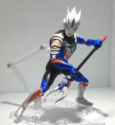 S.H.Figuarts 欧布奥特曼 欧布奥特曼 疾风形态