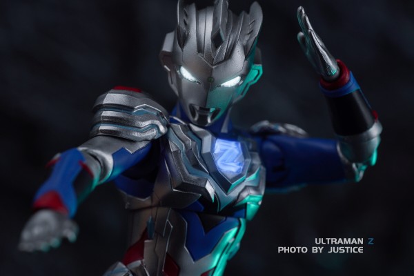 S.H.Figuarts  泽塔奥特曼 阿尔法装甲