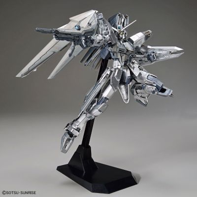 MG 高达基地限定 机动战士高达SEED  自由高达 2.0版 [银色涂装]