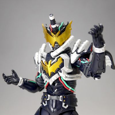 S.H.Figuarts 假面骑士：创骑 夜霸