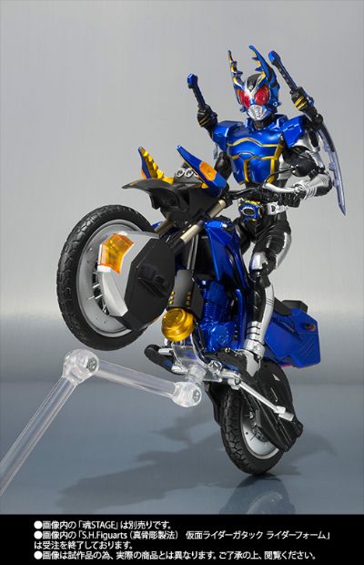 S.H.Figuarts 假面骑士：甲斗王 钢斗王强化机车/骑士摩托