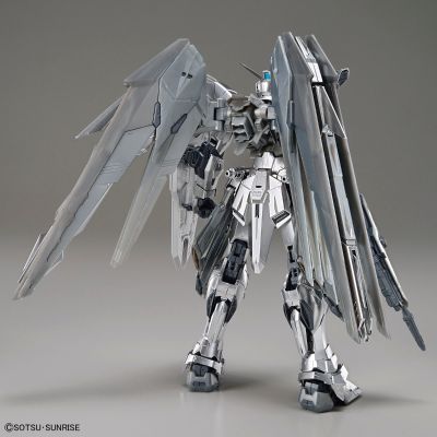 MG 高达基地限定 机动战士高达SEED  自由高达 2.0版 [银色涂装]