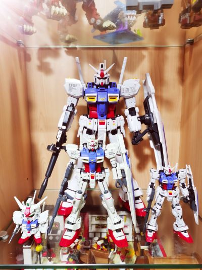 RG  机动战士高达0083 星尘的回忆 	RX-78GP01 高达试作1号机玉兰