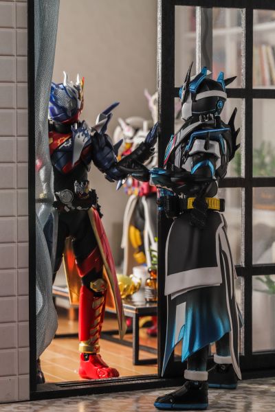 S.H.Figuarts 剧场版 假面骑士创骑 合而为一  假面骑士创骑 克罗兹创骑形态