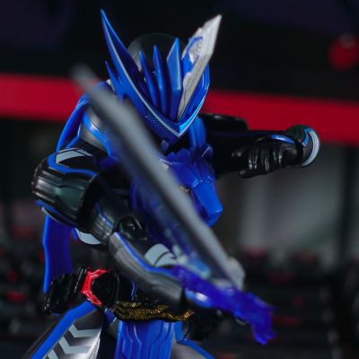 S.H.Figuarts   假面骑士剑锋 雄狮战记