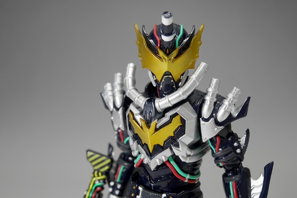 S.H.Figuarts 假面骑士：创骑 夜霸