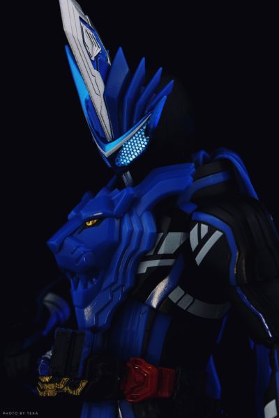 S.H.Figuarts   假面骑士剑锋 雄狮战记