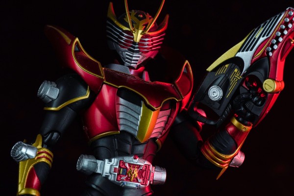 S.H.Figuarts  假面骑士龙骑生存形态