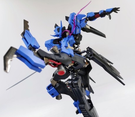METAL ROBOT魂 机动战士高达：铁血的奥尔芬斯 ASW-G-XX 维达尔高达