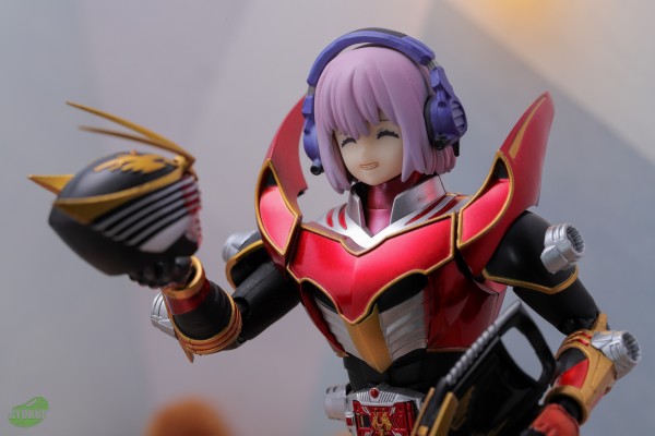 S.H.Figuarts  假面骑士龙骑生存形态