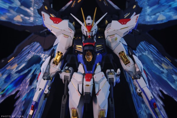 METAL BUILD 机动战士高达SEED DESTINY ZGMF-X20A 强袭自由高达 光之翼套装 SOUL BLUE Ver.
