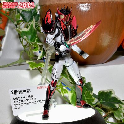 S.H.Figuarts 假面骑士：铠武 假面骑士邪武 黑暗武装