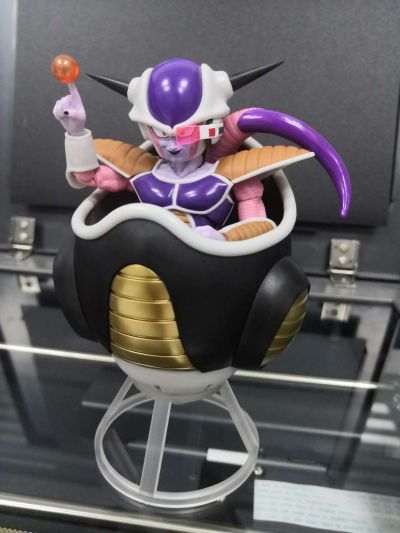 S.H.Figuarts  弗利萨 第一形态+弗利萨飞船