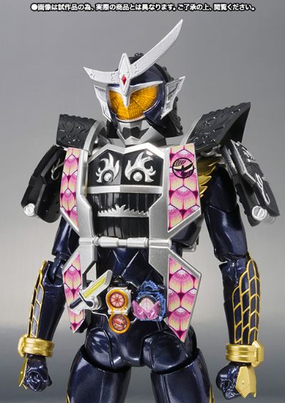 S.H.Figuarts 假面骑士：铠武 假面骑士铠武 阵羽柠檬武装