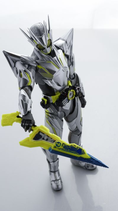 S.H.Figuarts  假面骑士零一 金属簇飞蝗