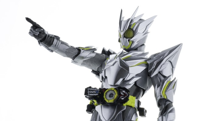 S.H.Figuarts  假面骑士零一 金属簇飞蝗