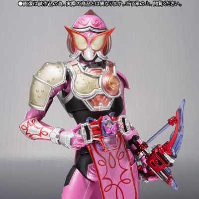 S.H.Figuarts 假面骑士：铠武 假面骑士女王 桃子超能武装