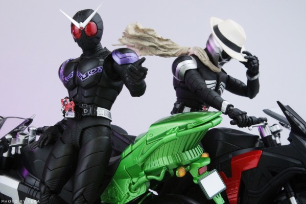S.H.Figuarts(真骨雕制法) 假面骑士双骑 疾风王牌形态