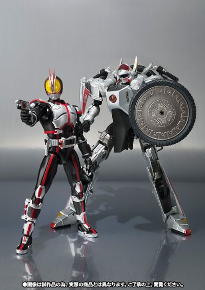 S.H.Figuarts 假面骑士555 假面骑士555 与 机动摩托人 套装