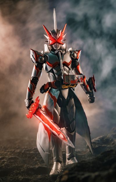 15shf 假面騎士聖刃 saber 龍紋騎士16ride on dragon fight!