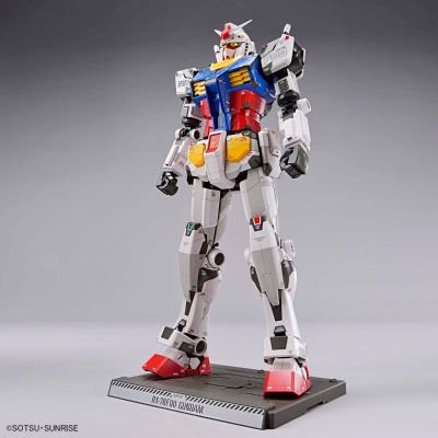 1/48 机动战士高达 RX-78F00  高达