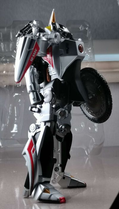 S.H.Figuarts  机动摩托人与假面骑士555套装