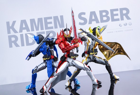 S.H.Figuarts   假面骑士剑锋 雄狮战记