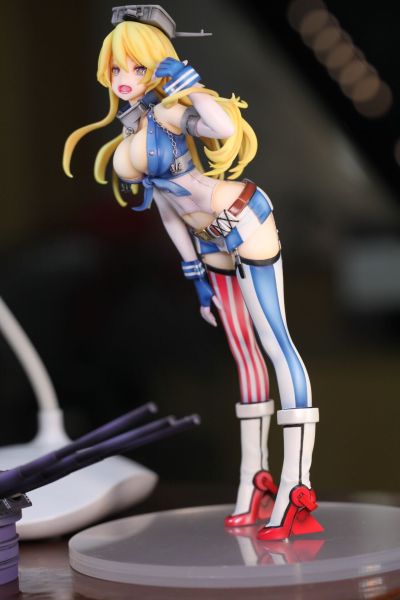 舰队Collection-舰娘- 衣阿华 装扮舰娘和装备的妖精桑
