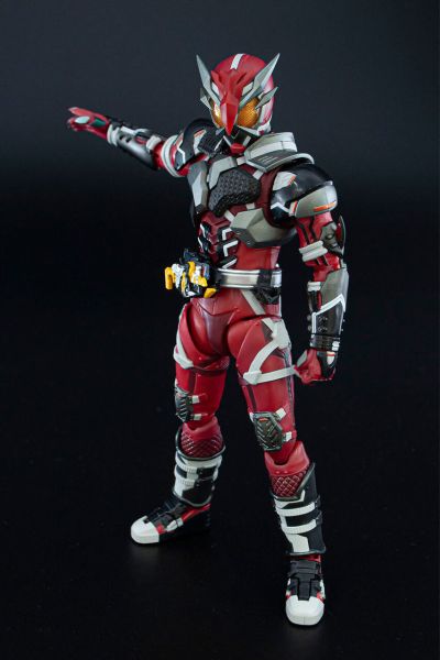 S.H.Figuarts 假面骑士零一 假面骑士雷
