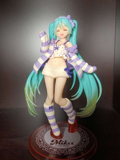 初音未来手办 Costumes VOCALOID 初音未来 Taito Online Crane Limited