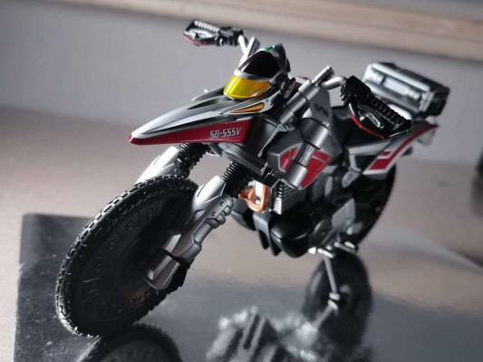S.H.Figuarts  机动摩托人与假面骑士555套装