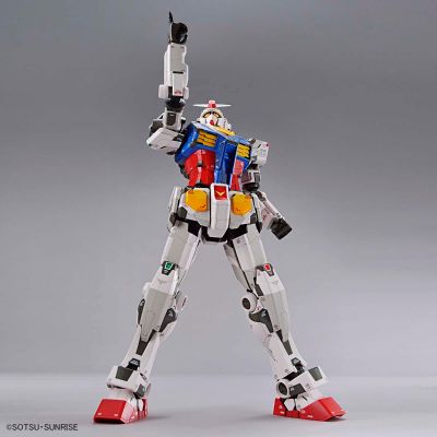 1/48 机动战士高达 RX-78F00  高达